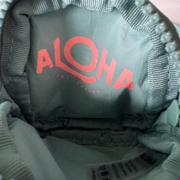 Aloha Collection Limited Edition Waikiki Tote & Pouch Set - Picture 4 of 13